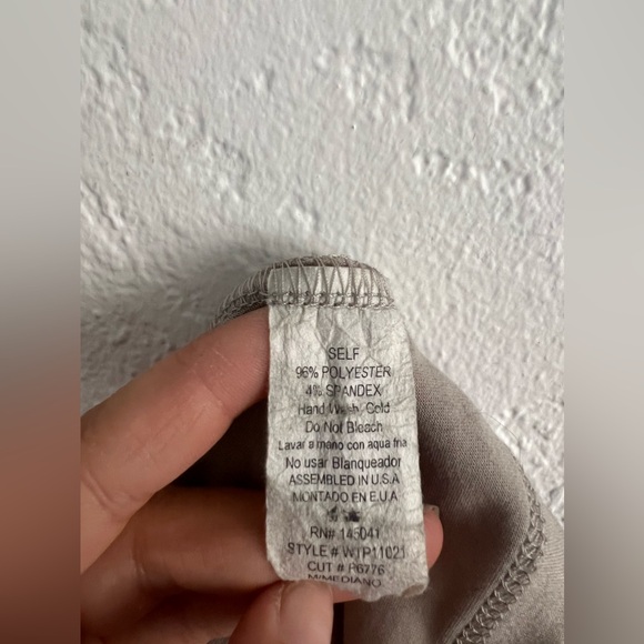 Woman’s Lounge set - Picture 9 of 11